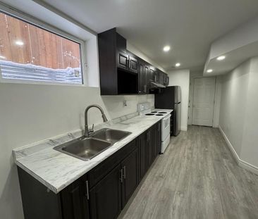 For Lease - 916 Magdalena Court Unit# B, Kitchener, Ontario - Photo 3