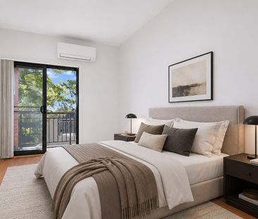 3 Bed 3-bathroom Townhouse with High Ceiling Large Lockup Garage pl... - Photo 4