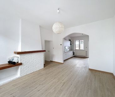 Appartement 2 chambres - cour - Seraing - Photo 3