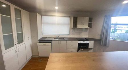 Apartment in Melville - Photo 4