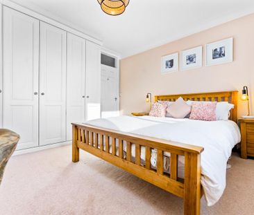 4 bedroom semi-detached house to rent - Photo 5