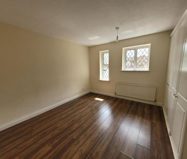 4 bedroom detached house to rent - Photo 3