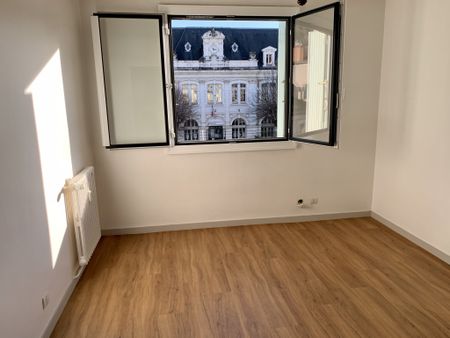 Location Appartement 2 pièces 33m² CAHORS 46000 - Photo 4