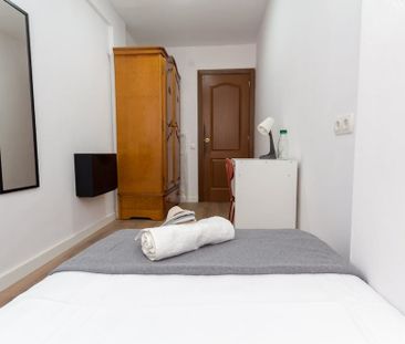 Calle Lozano de Torres, Málaga, Andalusia 29013 - Photo 3