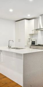 SPACIOUS 2 BEDROOM IN CONVIENENT LOCATION - Photo 3