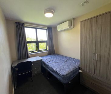 1 bedroom in a flat share to rent - Photo 6