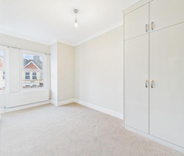 4 bedroom flat to rent - Photo 5