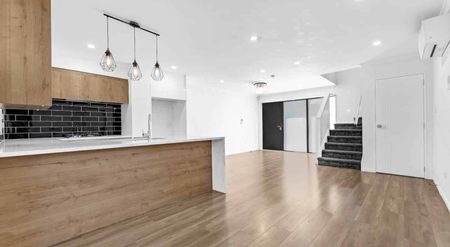 4 Bedroom + 2 Bathrooms, Papatoetoe - Photo 2