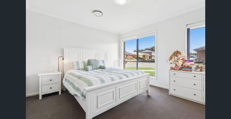 Modern Family Home - Photo 5