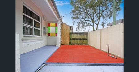 IDEALLY POSITIONED HOME IN NORTH RANDWICK POCKET - Photo 3