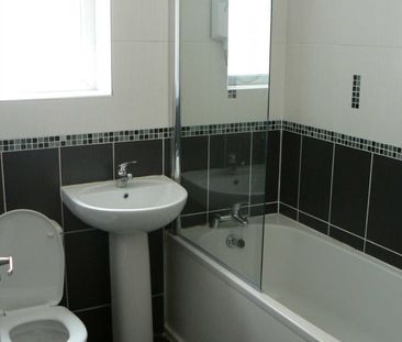 Romney Street, Salford - Photo 6