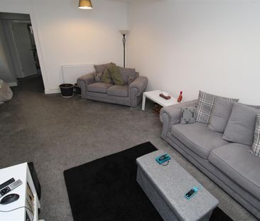 House - Terraced For Rent Bailey Street, Porth - Photo 1