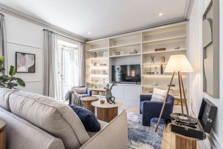 2 room luxury Apartment for rent in Madrid, Spain - Photo 2