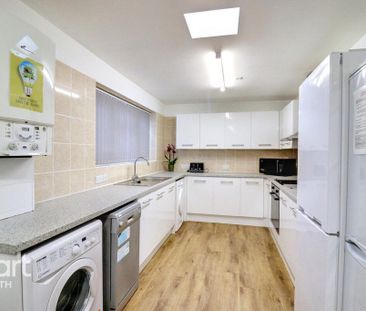 1 bedroom in a house share to rent - Photo 4