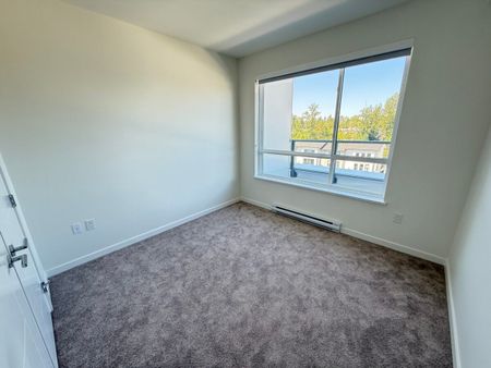 Brand New 3 Bedroom Condo – Half Months Rent Free! - Photo 4