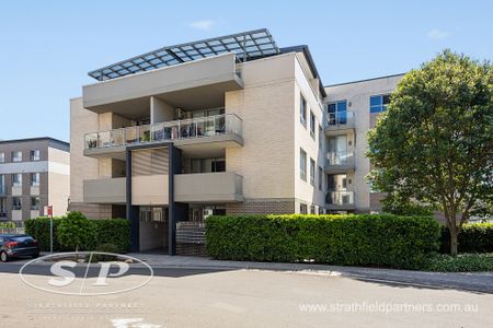 3 Bedroom Apartment in the heart of "Centenary Park" - Photo 4