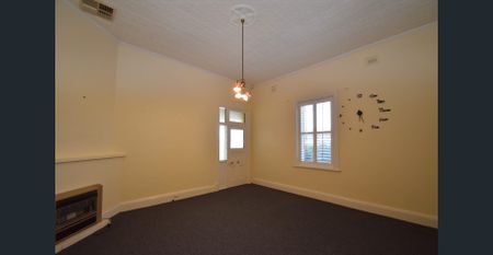 Grand Property - Central North Location - Photo 2