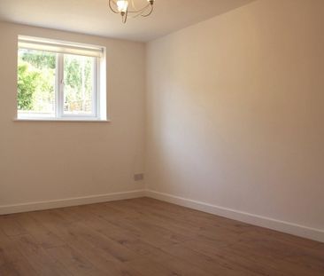St James Road, BRENTWOOD - Photo 6