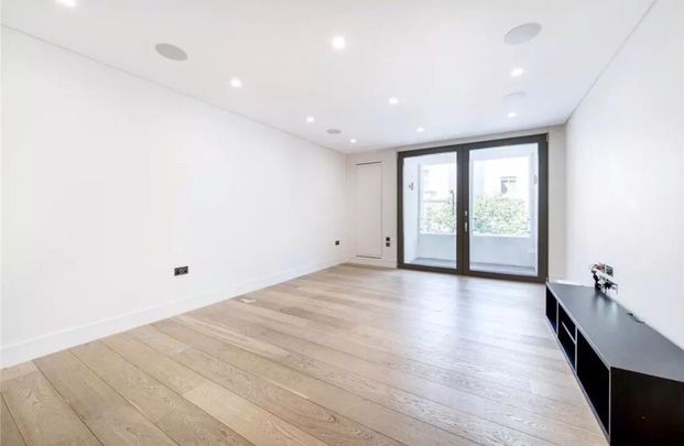 3 Bed Flat, Westbourne Gardens, W2 - Photo 1