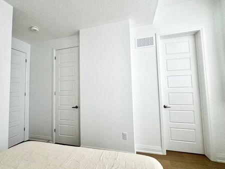 For Lease - 3036 William Cutmore Boulevard Unit# Master, Oakville, Ontario - Photo 2