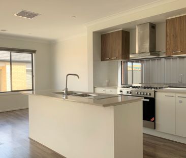 Family Home in the heart of Truganina! - Photo 3
