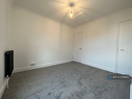 2 bedroom semi-detached house to rent - Photo 2