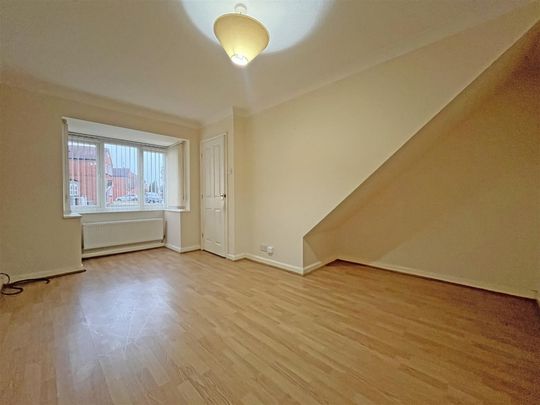 2 bedroom Semi-detached house to rent - Photo 1