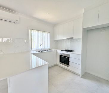 Brand New! - Photo 4