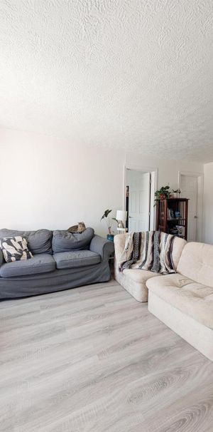 Immeuble - 5891-5901 Boulevard Bourque Grand 6 1/2 Sur Deux étages à Louer - Photo 1