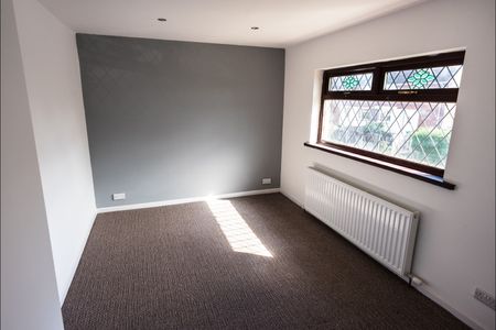 2 Bed Semi-Detached House, Rydal Drive, LS27 - Photo 4