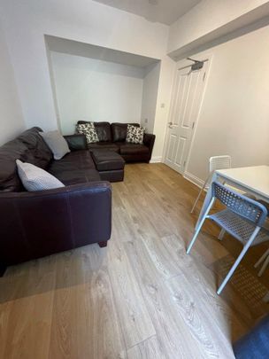 5 Bed Terraced House, Bear Road, BN2 - Photo 1