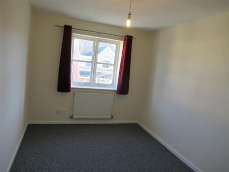 3 bedroom semi-detached house to rent - Photo 4