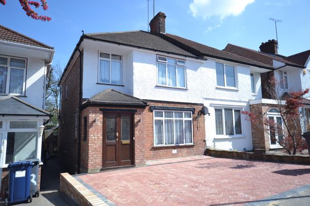 Nethercourt Avenue, West Finchley, London N3 - Photo 1