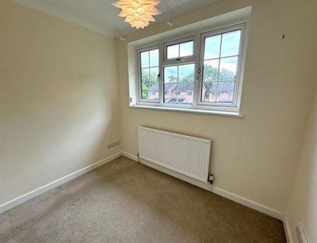 3 Bedroom Semi Detached To Let - Photo 4