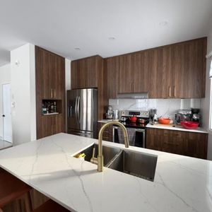 4.5 A LAVAL TRÈS LUXUEUX ET TRANQUILLE - Photo 2