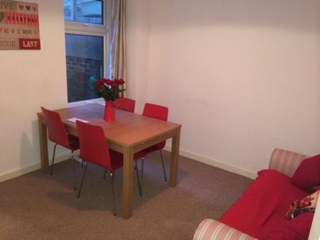 4 bedroom house to rent - Photo 2