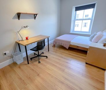 7 bedroom flat to rent - Photo 2