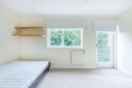 4 bedroom terraced house to rent - Photo 3