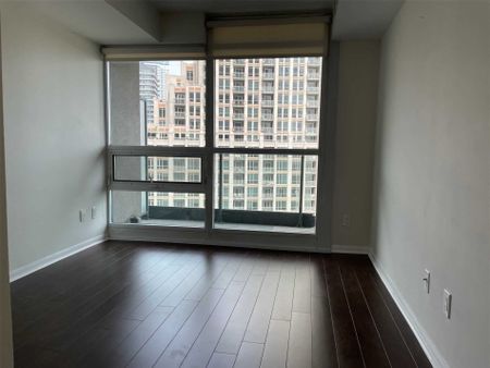 For Lease - 215 Fort York Boulevard Unit# 902, Toronto, Ontario - Photo 3