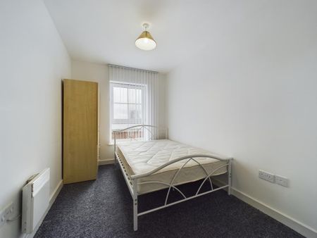 2 bedroom flat to rent - Photo 4