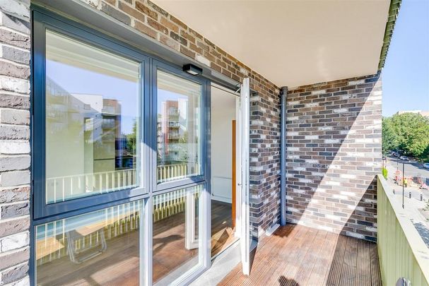 2 bedroom flat to rent - Photo 1