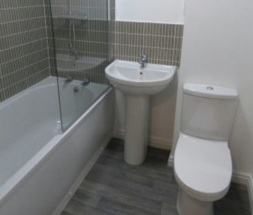 Semi-detached house to rent on - Photo 2