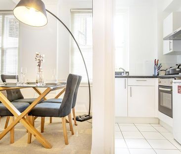 ONE BEDROOM APARTMENT TO LET HILL STREET MAYFAIR W1 - Photo 4