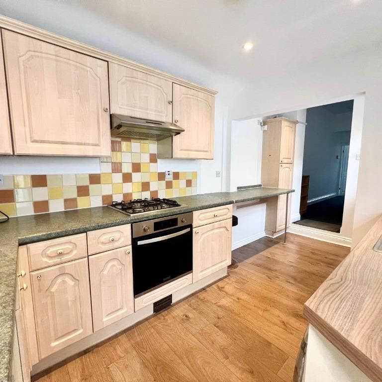 4 bedroom house share to rent - Photo 1