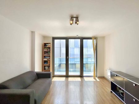 1 Bed Flat, Icona Point, E15 - Photo 2