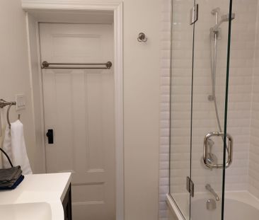 For Lease - 335 Palmerston Boulevard Unit# Back Studio Apartment, T... - Photo 4