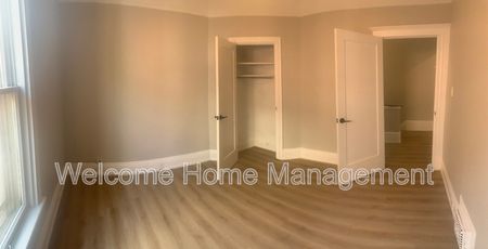 $2,395 / 2 br / 1.5 ba / Solid brick semi-detached home in prime location! - Photo 2