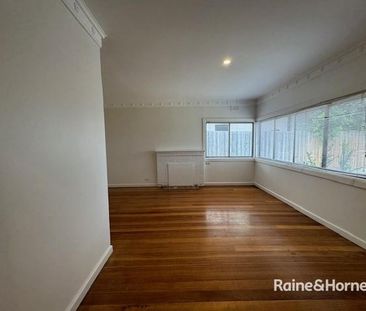 Cute and Cozy Home with Large Yard - Photo 3