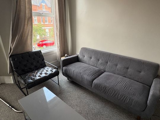 Apt 2, 96 Malone Avenue, Belfast BT9 6ES - Photo 1