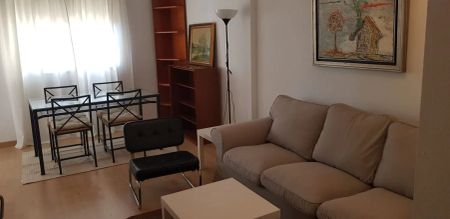 Alquiler de piso en Calle Esperanto - Photo 2